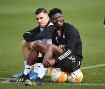 九游APP-窗口期阿森纳备战欧冠，伤情更新细节曝光，话题不断，临场指挥获称赞(热刺vs阿森纳交锋记录)