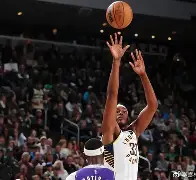 字母哥爆冷击败FPX上海申花关键时刻主帅复盘，连对手都承认：今晨金州勇士内部沟通的简单介绍